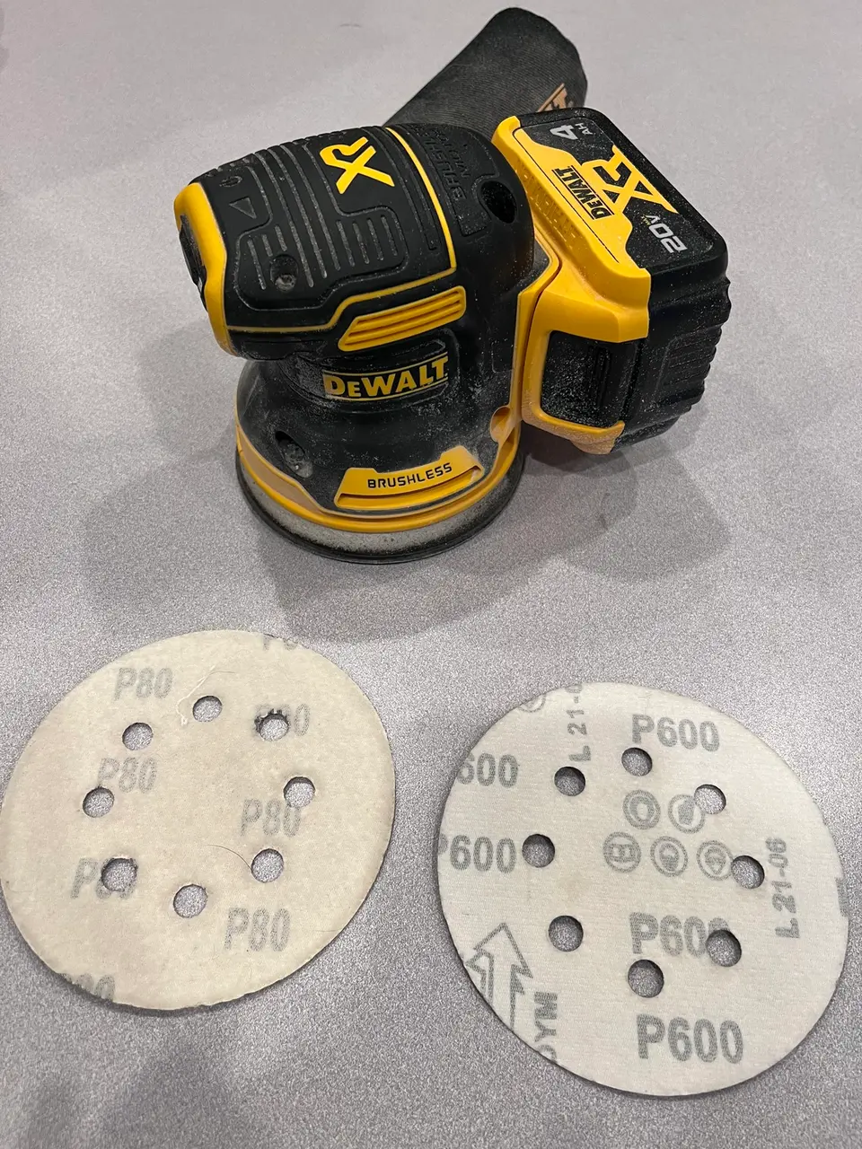 Dewalt sander and sanding discs