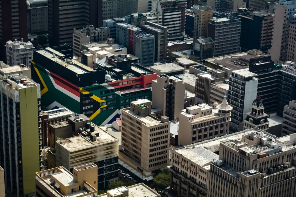 How Much Does It Cost to Ship a Dog or Cat From the U.S. to South Africa?