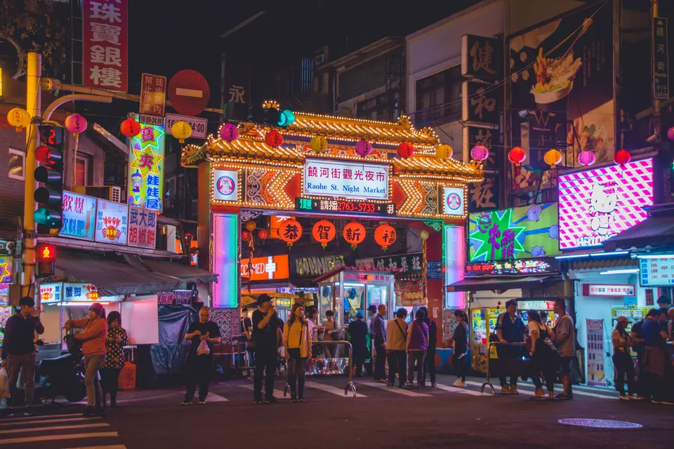 How Much Does It Cost to Ship a Dog or Cat From the U.S. to Taiwan?